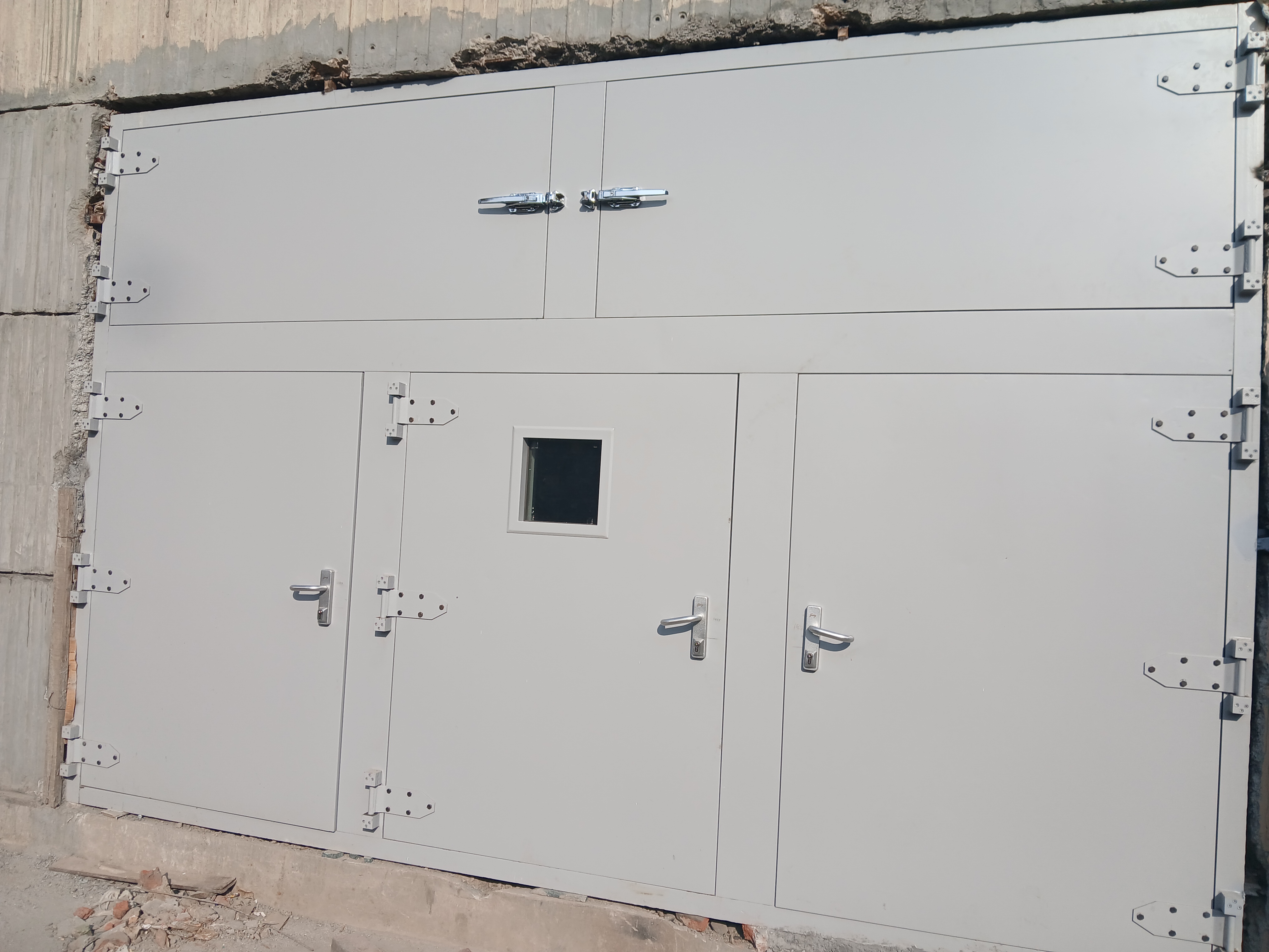 Doors and Partitions: Metal Acoustic Door